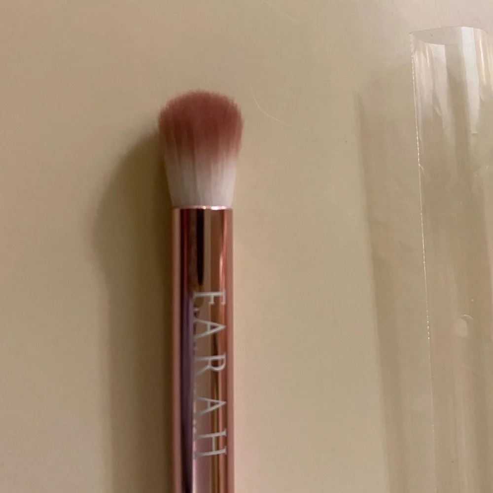 “F.A.R.A.H” 25EL Blender Brush